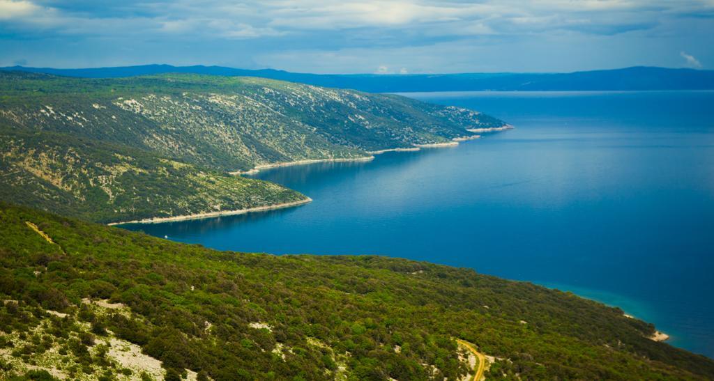 Hotel Zlatni Lav Martinšćica Exterior foto